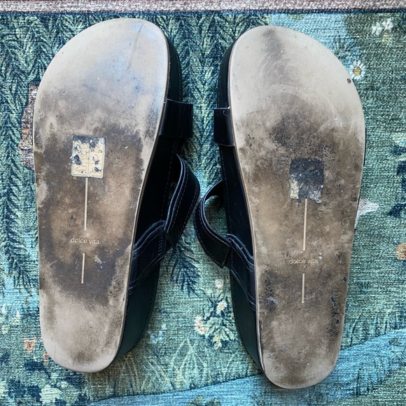 dolce vita black flatform sandals with silver metal accent - Picture 4 of 4